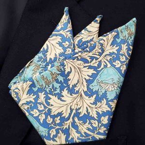 Gascoigne Hand Sitched Pocket Square Cotton Poplin Cornflower Pattern Men's